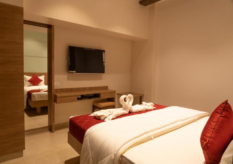 The Paradise Hotel - Luxury Stay Kanchipuram Bagian luar foto