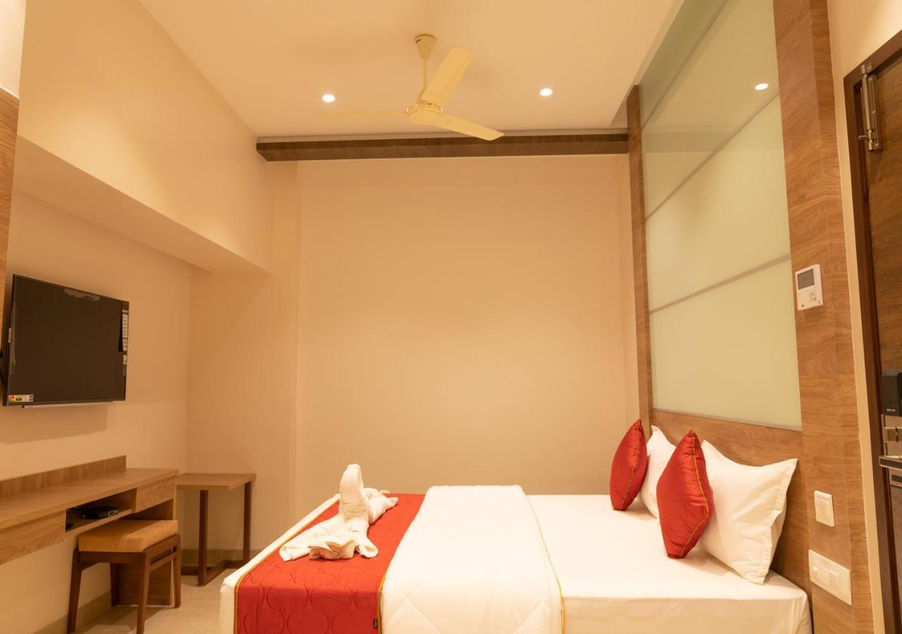 The Paradise Hotel - Luxury Stay Kanchipuram Bagian luar foto
