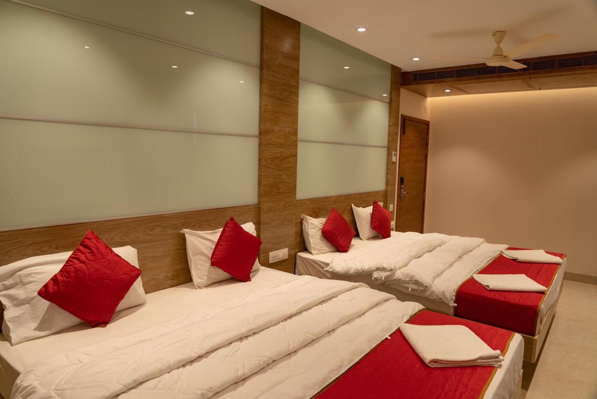 The Paradise Hotel - Luxury Stay Kanchipuram Bagian luar foto