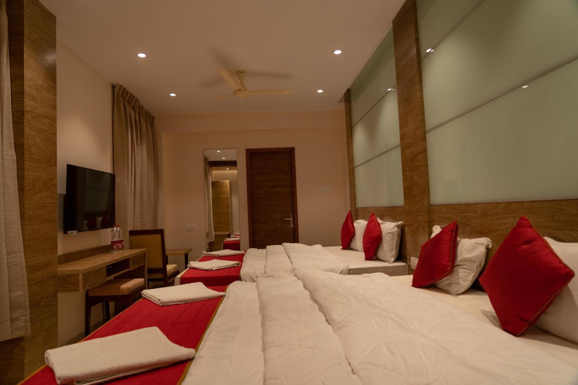 The Paradise Hotel - Luxury Stay Kanchipuram Bagian luar foto